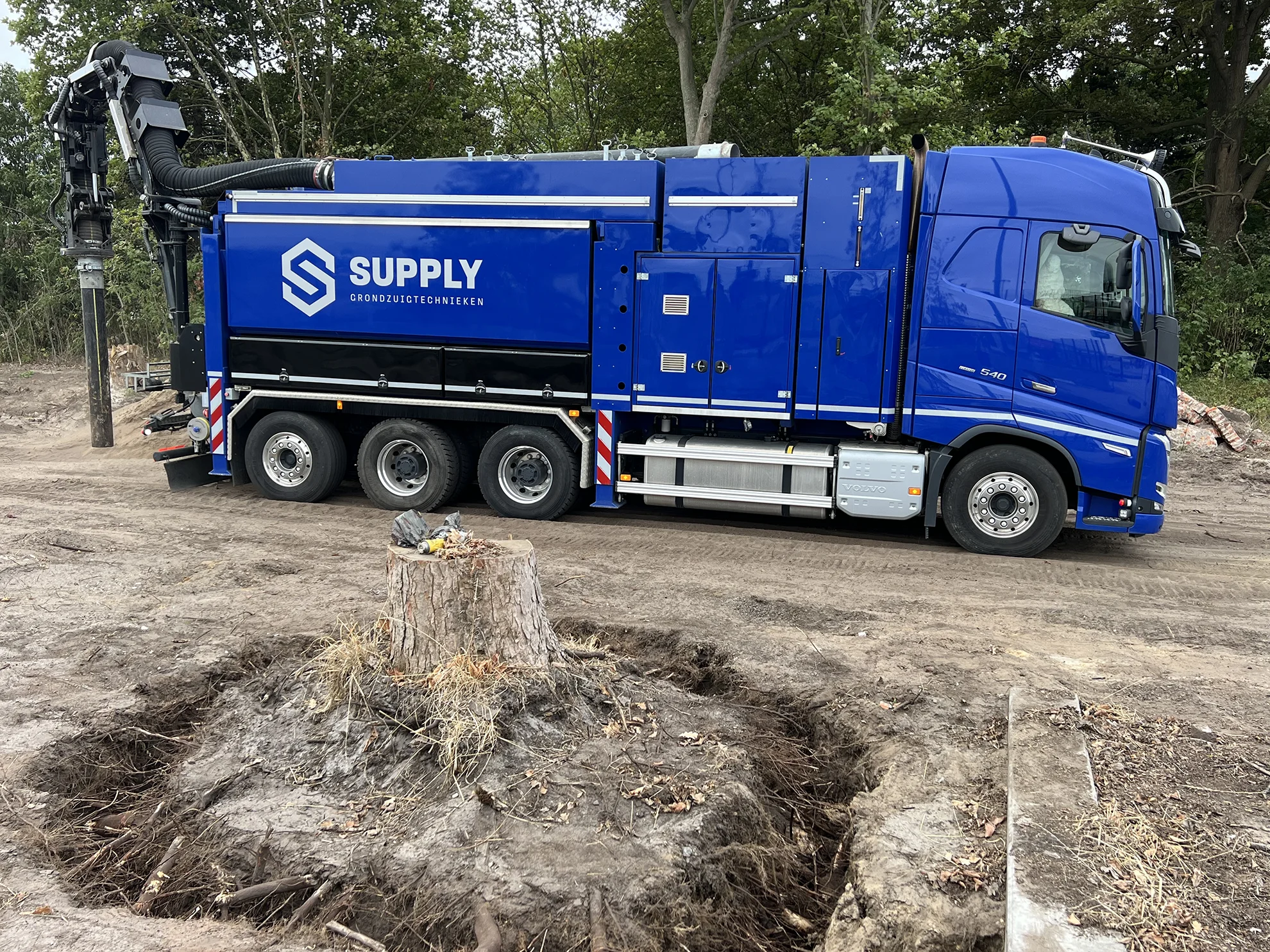 Moderne grondzuigwagen van Supply Grondzuigtechnieken - Boomverzorging